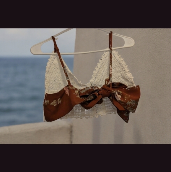 Sweet Shein Crochet Halter Top with Floral Back (Size XS) - Picture 2 of 12